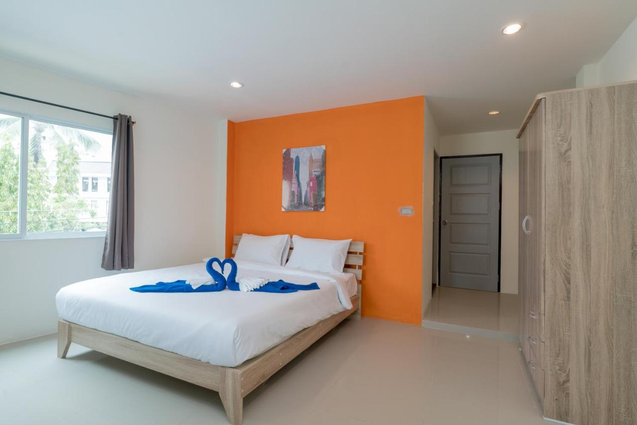 Grey Door Hotell Patong Exteriör bild