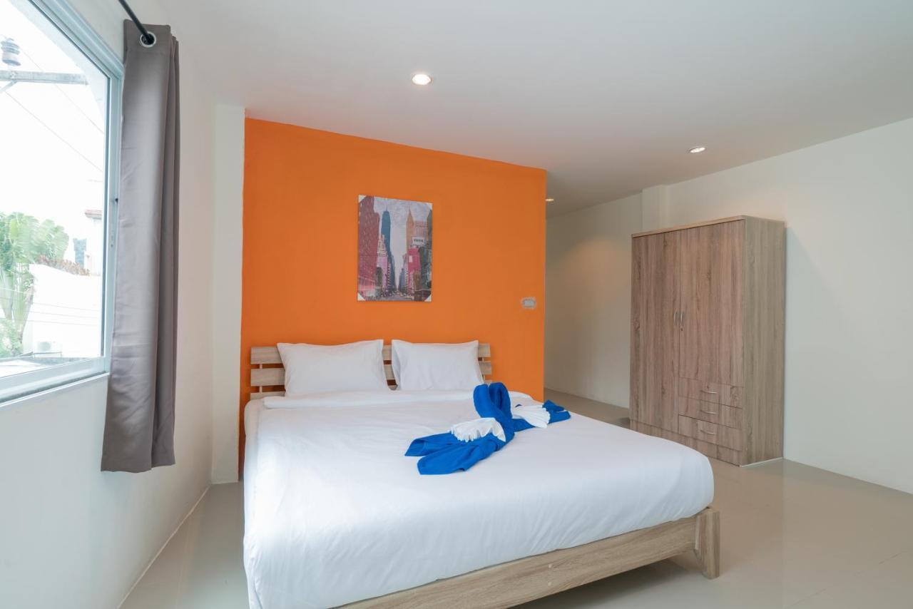 Grey Door Hotell Patong Exteriör bild