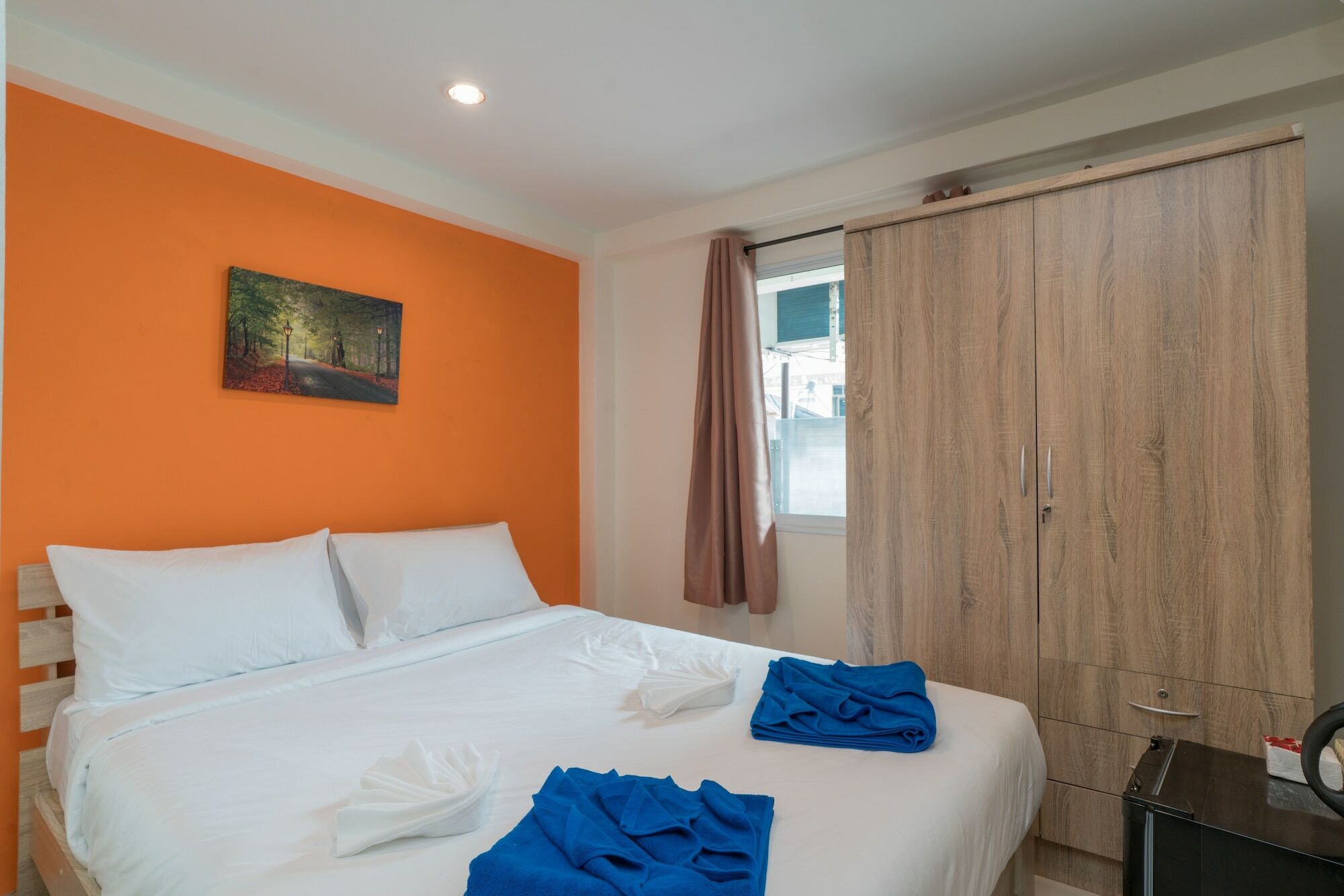 Grey Door Hotell Patong Exteriör bild